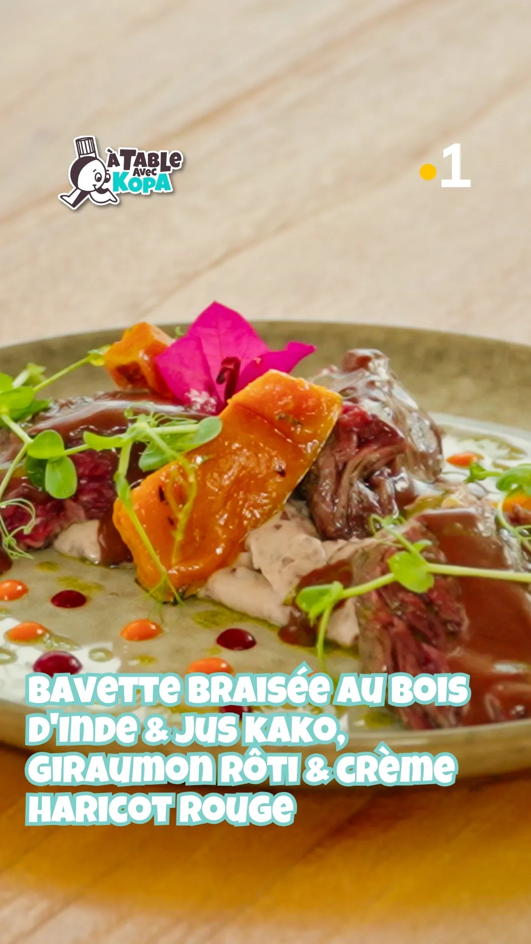 Bavette braisée bois d’Inde & jus kako, giraumon rôti, crème haricot rouge — photo 1